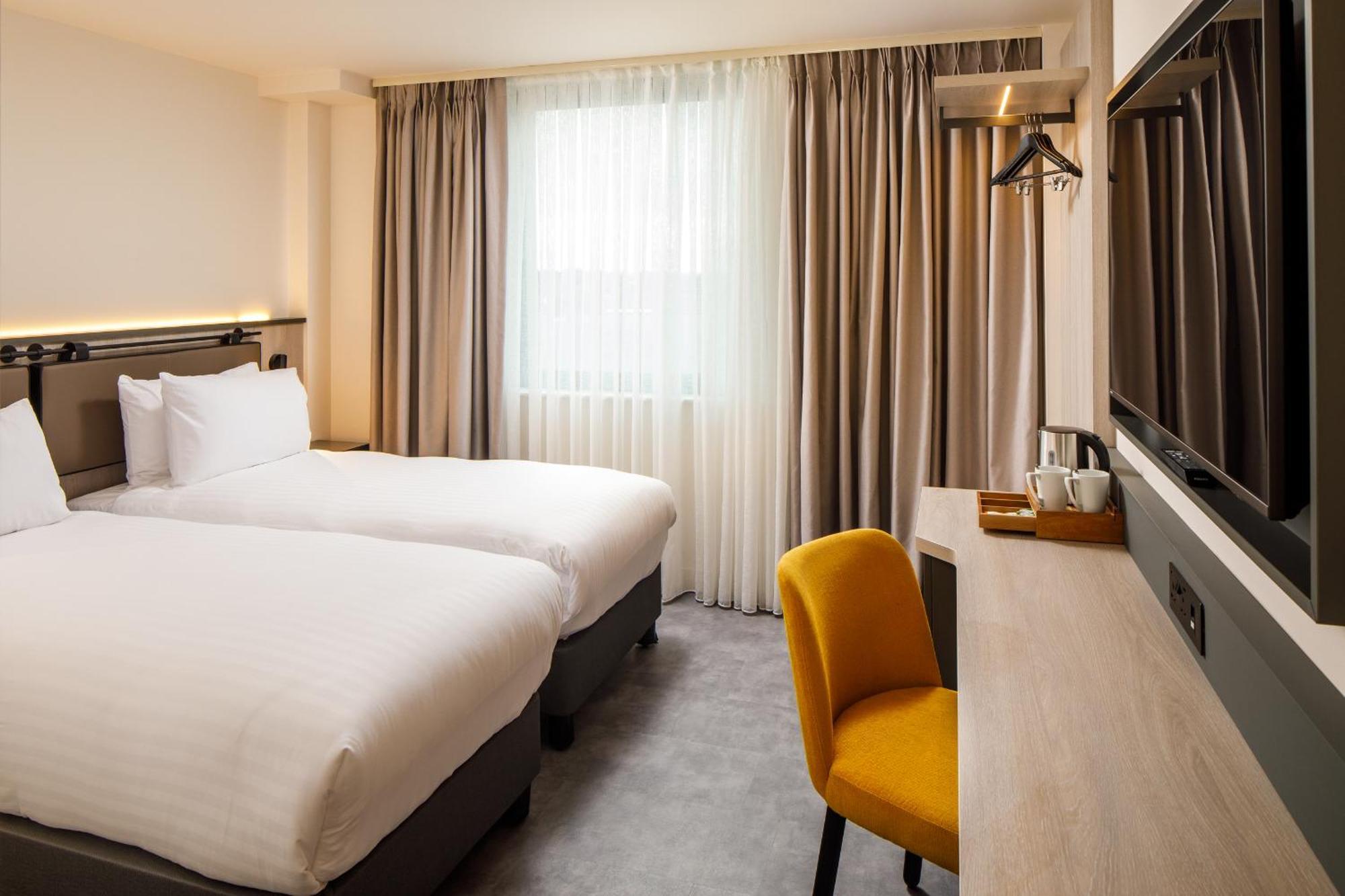 Southgate Hotel London East Barnet Екстериор снимка