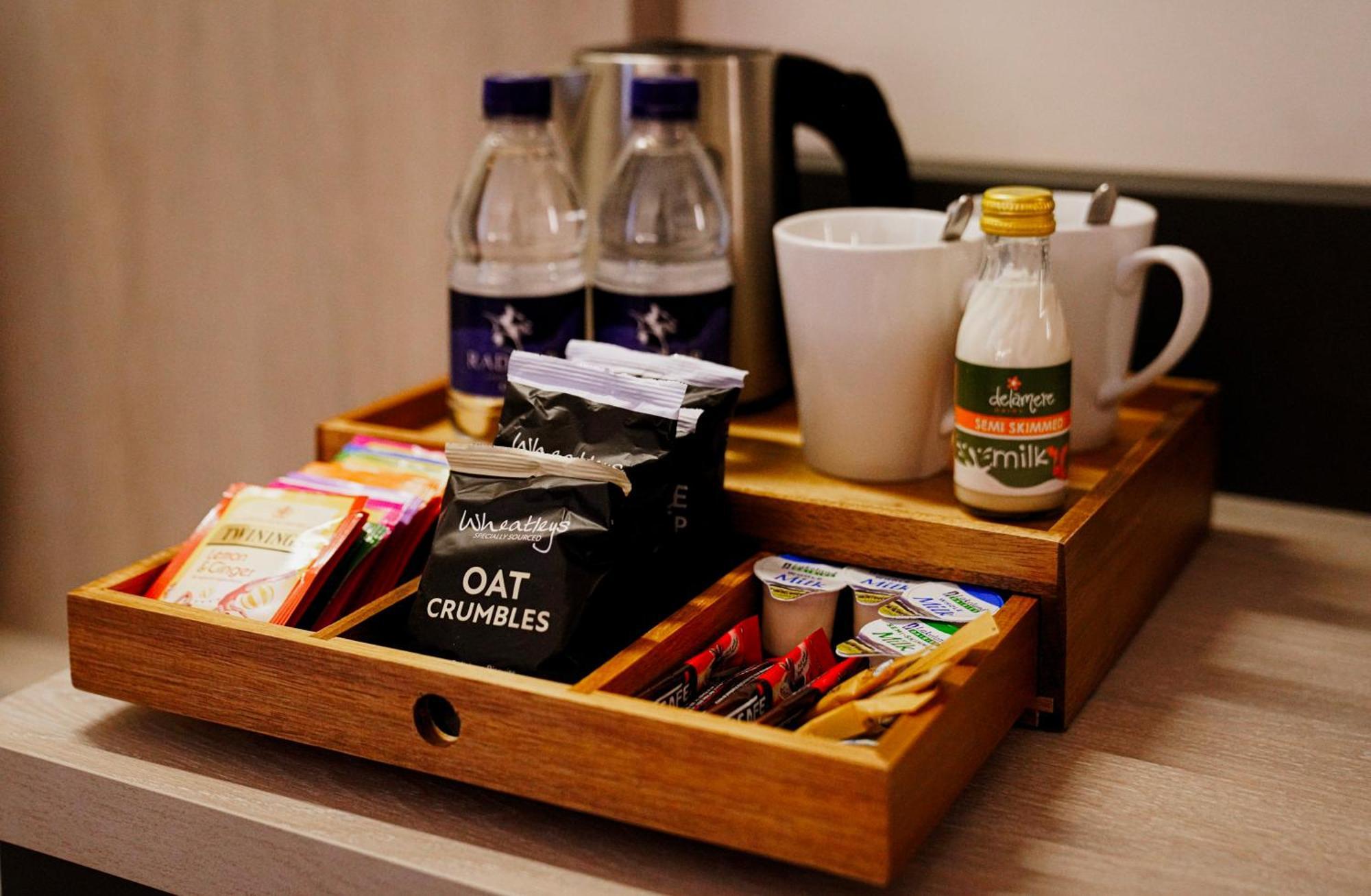 Southgate Hotel London East Barnet Екстериор снимка
